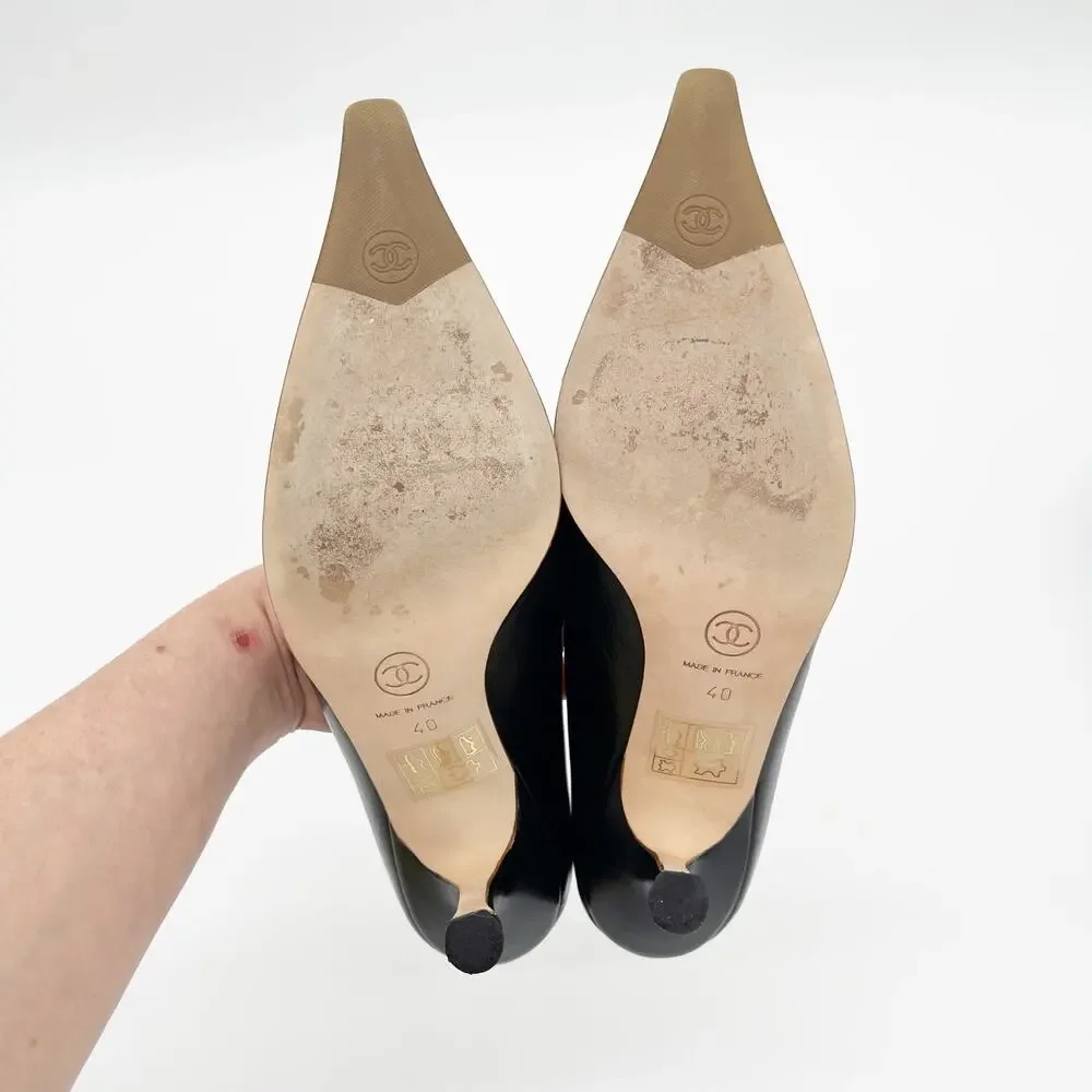 Chanel Vintage Black Leather Pumps Beige Crisscross Straps Micro CC Heels EU 40